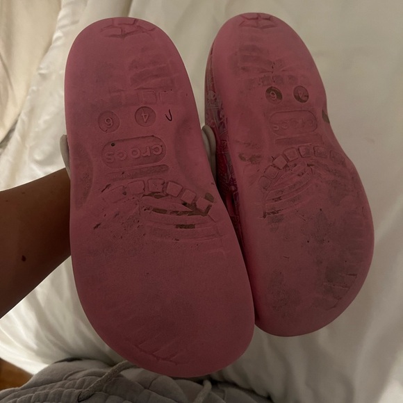 Hello Kitty Crocs - Picture 3 of 3